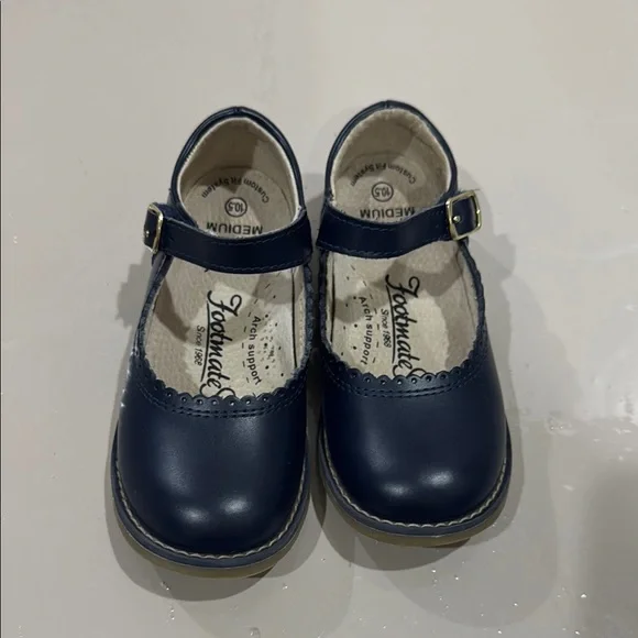 5/$25 FootMates Blue Dress Shoes Classic Design 10.5 - Picture 1 of 6